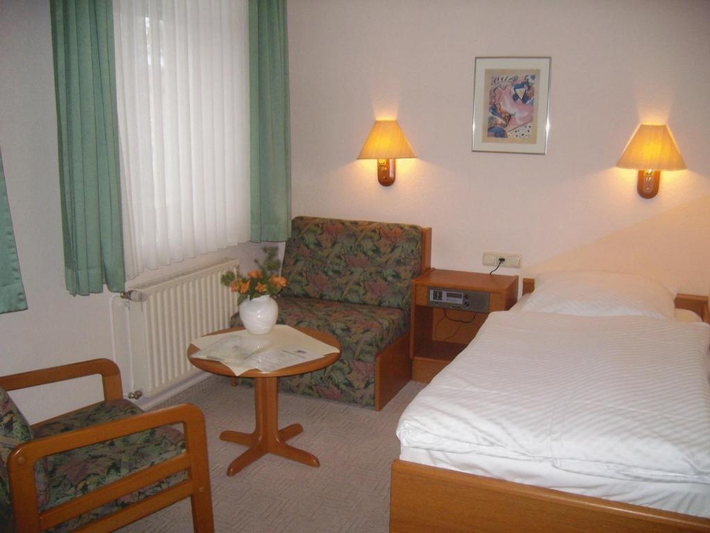 Hotel Am Bahnhof Штендаль Номер фото