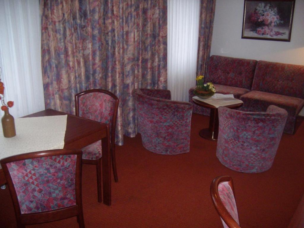 Hotel Am Bahnhof Штендаль Номер фото